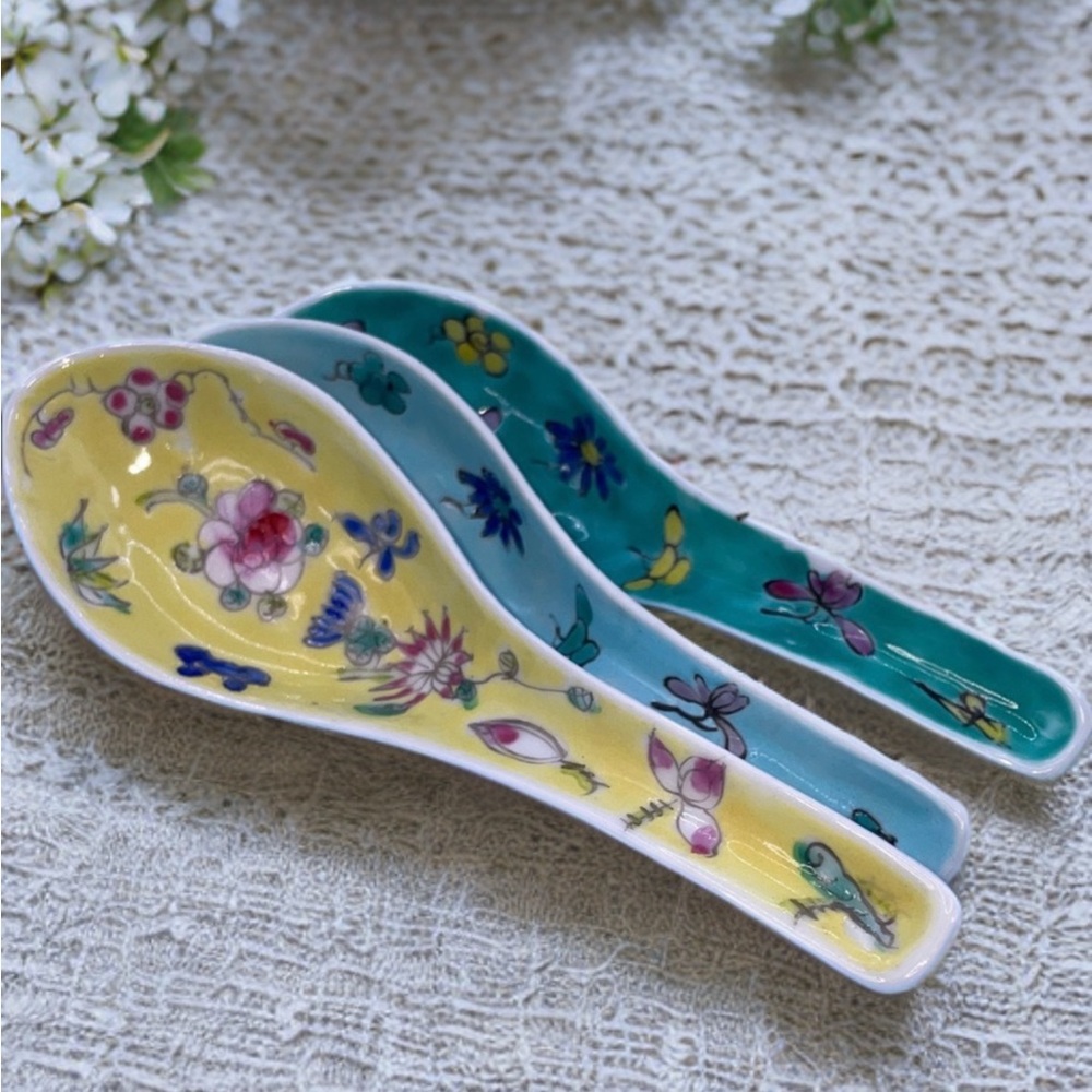Vintage Chinese Porcelain Soup Spoons